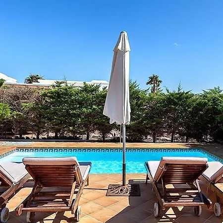 Playa Blanca Sleeps 6 Pool Air Con Wifi Ferienhaus Playa Blanca (Lanzarote)