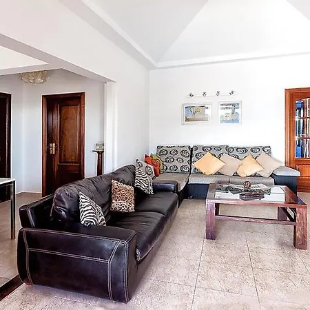 Playa Blanca Sleeps 6 Pool Air Con Wifi בית נופש